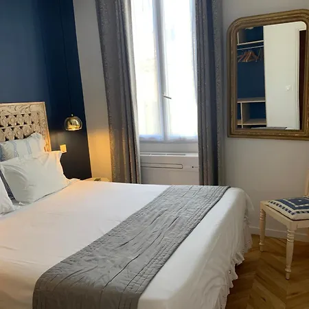 Lumineux 2 Pieces Vieil Apartment